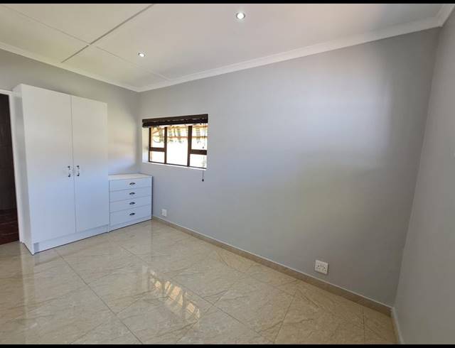 1 BEDROOM PROPERTY TO RENT IN VIERLANDEN